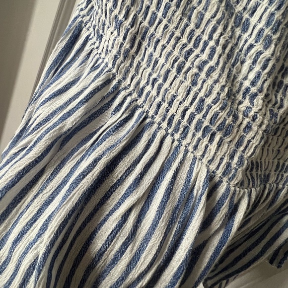 Women’s top - Picture 2 of 3